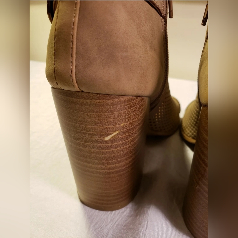 ❤️ COCONUTS BY MATISSE BROWN SUEDE ZIP ANKLE FASHION BOOTS SIZE 7 - 4" Heel ❤️ - Picture 7 of 12